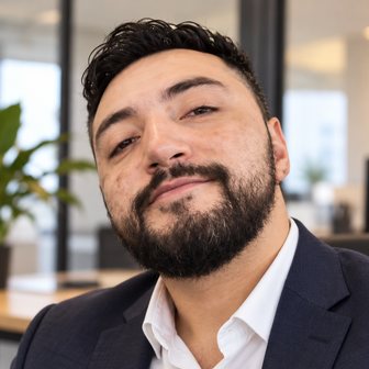 Jesús Vásquez Vásquez, Ingeniero en Administración de Empresas